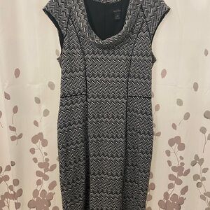 White House Black Market Black and White Zigzag Midi Dress Size 12